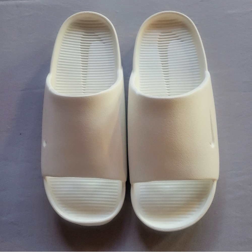 NWOT Nike Calm Slides size 7